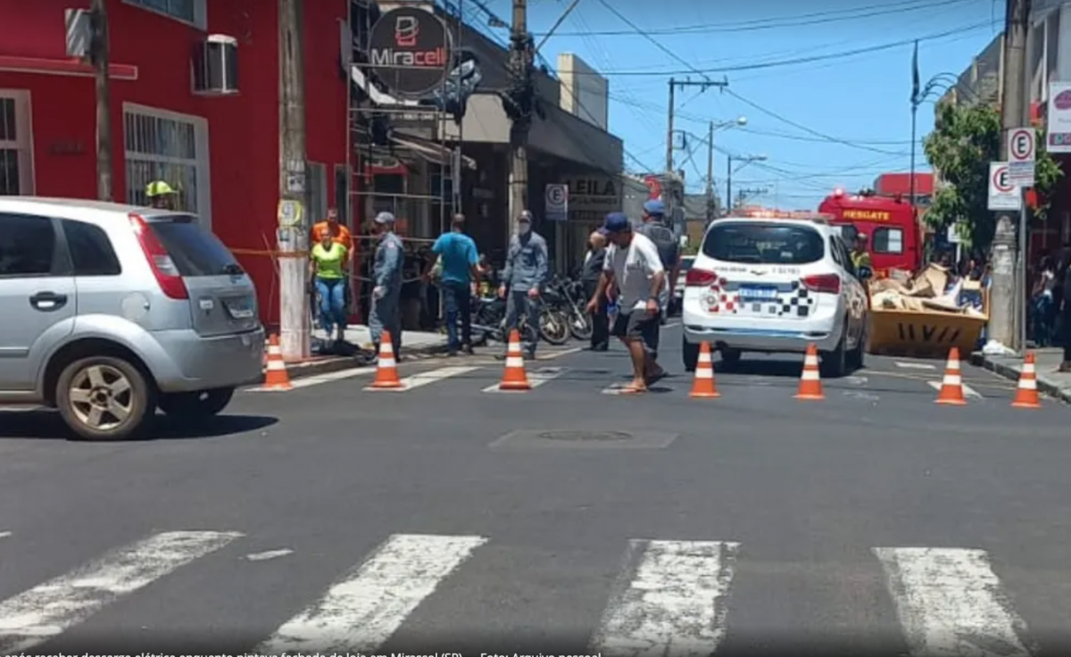 Pintor Morre Ap S Choque El Trico E Queda De Escada Interior Paulista